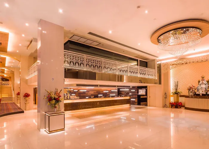 Grand Lord Boutique -srinakarin Hotel