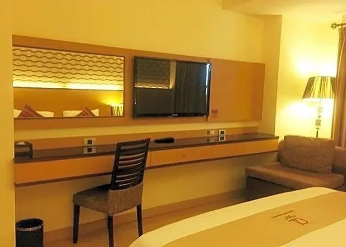 Grand Lord Boutique -srinakarin Hotel