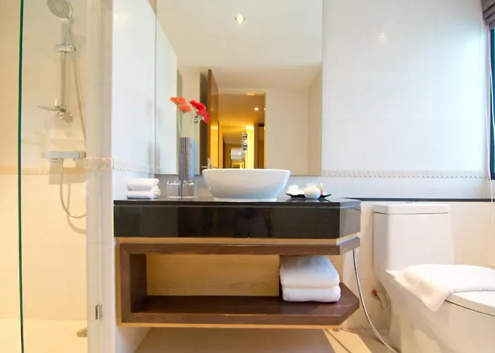 Grand Lord Boutique -srinakarin Hotel